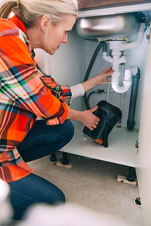 Plumbing Repair: When to Try Tackling it Yourself and When to Call in the Pros