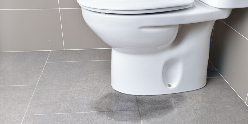 4 Key Signs It’s Time for a Toilet Replacement